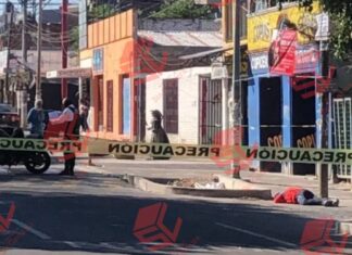 Ejecutan a un hombre en CU en Morelia Mich.