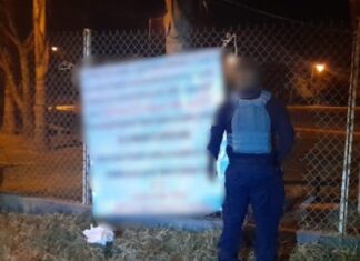 Detienen a un sujeto cuando colocaba una narcomanta, en Uruapan Mich.