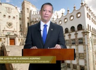 Universidad de Guanajuato homenajea a estudiantes con trayectoria de excelencia.