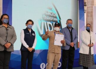 INAEBA entrego certificados de primaria y secundaria en Irapuato.