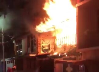 Bomberos rescatan a mujer de incendio, murió más tarde en el Hospital, en Morelia.