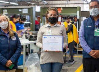 INAEBA reconoce a empresas que apoyan en la alfabetización de sus trabajadores.