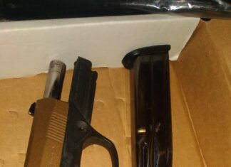 Policía de León, detiene a dos sujetos armados.