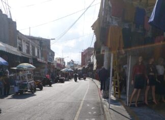 Temen bajas ventas con el cambio de semáforo comerciantes textiles en URIANGATO.