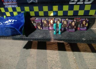 Policía de León detiene a tres sujetos por robo a comercio.