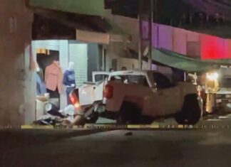 Intento de ejecución a un conductor de una camioneta provocó que este atropellara a una mujer, la cual falleció.