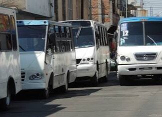 Nuevas modalidades de asalto en Salamanca, asalto a transporte público y asaltan a trabajadores petroleros en el estacionamiento de la puerta 4.