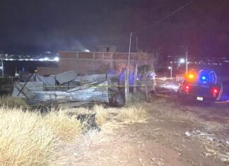 Ejecutan a un hombre al interior de su casa en incendian el inmueble en Salamanca.