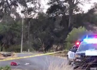 Ejecutan a un hombre en Salvatierra, dejan dos cartulinas con mensaje alusivo a un grupo delictivo.