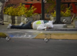 Un hombre fue ejecutado al exterior de un restaurant en Moroleon.