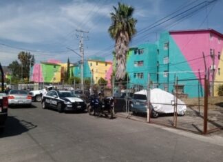 Rescatan a una mujer gravemente enferma de un domicilio en Morelia, estaba con otra persona muerta por COVID 19.