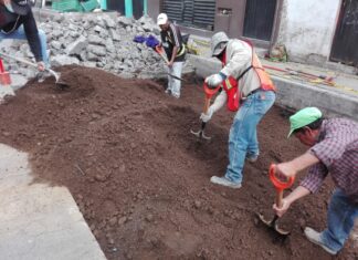 Con una inversión de un millón 900 mil pesos inicio el programa de bacheo en Valle de Santiago.