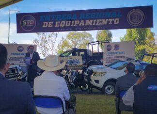 Valle de Santiago recibió una camioneta equipada como patrulla.