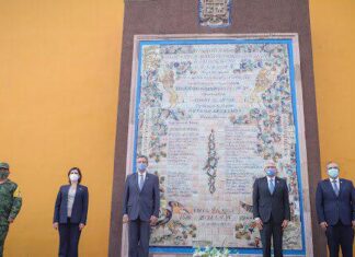 Autoridades municipales y estatales conmemoraron el 445 aniversario de la ciudad de León.