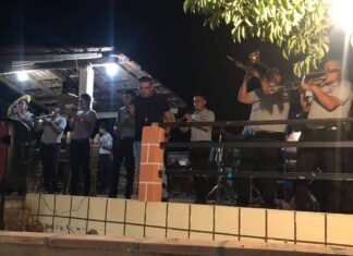 No paran fiestas, ni cierran lugares de diversión en Moroleon.