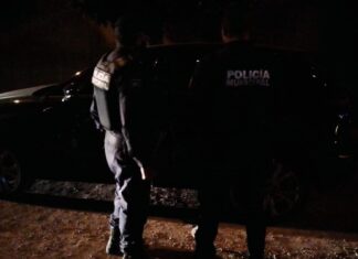 Policías de Salamanca recuperan vehículo que había sido robado con lujo de violencia.