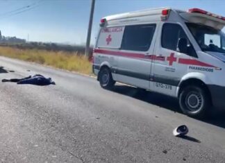Choque entre una moto y una camioneta dejo un saldo de un muerto y un herido grave en Salamanca.