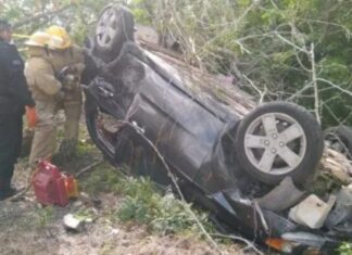 Familia salmantina se accidenta en la carretera Cancun- Mérida.