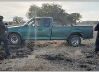 Aseguran en Yuriria una camioneta con un arma larga en su interior y cartuchos útiles.