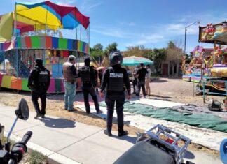 Autoridades municipales en Salamanca retiran juegos mecánicos en la colonia Benito Juárez.