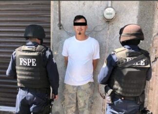 Policía municipal de YURIRIA detuvo a un sujeto con hierba verde al parecer marihuana.