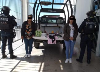 Policía municipal de Celaya detuvo a dos mujeres por robo a un comercio.