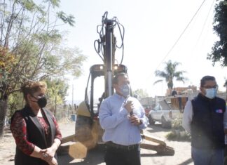 Arrancan trabajos de pavimentación de las calles Ferrocarril y Trinidad en la comunidad de San Joaquín en Valle de Santiago.