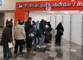 Familiares de migrante muerta en incendio viajaron a Chicago para darle el último adiós.