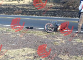 Motociclista resultó gravemente lesionado des pues de derrapar en Yuriria.