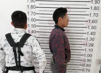 Policías de Salamanca detuvieron a un joven como presunto responsable de haber incendiado un auto.