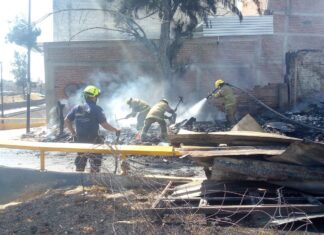 Una persona perdió todo su patrimonio en incendio de su casa en León.