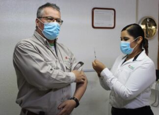 El Hospital Regional Salamanca de Petróleos Mexicanos (PEMEX) mantiene una intensa campaña de vacunación contra el virus de la influenza.