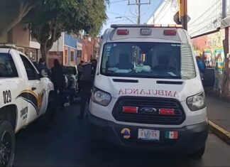 Una mujer fue lesionada con arma de fuego después de sufrir un asalto, en León.