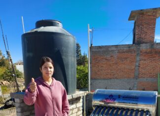 Apoyan con calentadores solares a habitantes de comunidades lejanas en Salvatierra.