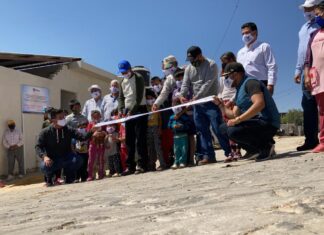 Autoridades municipales de Valle de Santiago entregan obras de rehabilitación en cinco comunidades.