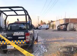 Padre e hijo fueron baleados en una vulcanizadora en Irapuato, el joven murió en el lugar.