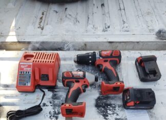 Un hombre y una mujer fueron detenidos en hechos distintos después de que sacaron mercancía sin pagar de tiendas de autoservicio.