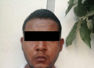 Policía de Celaya detiene a sujeto con botellas de vino, desodorantes y más de 200 cajetillas de cigarros.