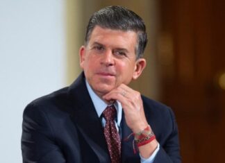 Ricardo Sheffield confirma que dejará la PROFECO para ser candidato de MORENA en León.