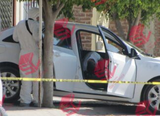 Ejecutan a un joven abordo del vehículo que conducía en León.