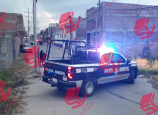 En hechos distintos hombres armados abordo de un vehículo asesinaron a un hombre en la calle Tepeyac y lesionaron a otro en la colonia Cruz Grande.