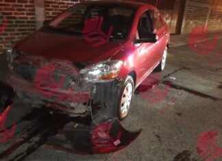 Balacean vehículo en la zona centro de Yuriria; al parecer «levantaron» a una persona.