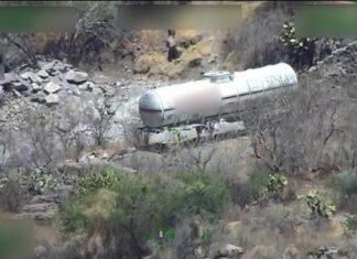 Aseguran en JUVENTINO ROSAS varios vehículos con reporte de robo.