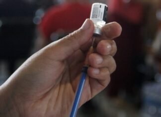 AMLO anuncia que la vacunación a maestros comenzará “de inmediato”; urge regreso a clases.