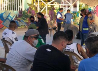 Centros de Rehabilitación Unidos del Bajio, regalo cortes de pelo, en su primer día de trabajo en Silao.