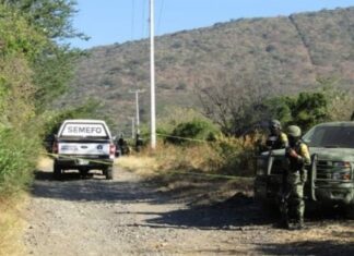 El cadáver baleado de un hombre fue abandonado en una brecha en Ziracuaretiro Mich.