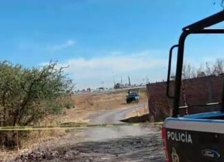 Encuentran el cuerpo de un hombre ejecutado, envuelto en una cobija en la colonia Tierra y Libertad en Salamanca.