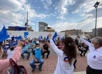 Candidatos de Moroleón no saben como acercarse a los pobladores para que no haya contagios