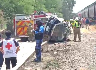 Fallece pareja arroyada por el tren en Silao, viajaban en una camioneta