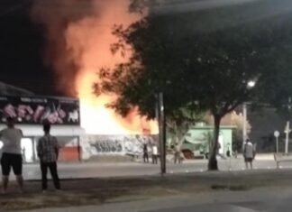 Muere hombre calcinado luego de incendiarse un lote baldío
